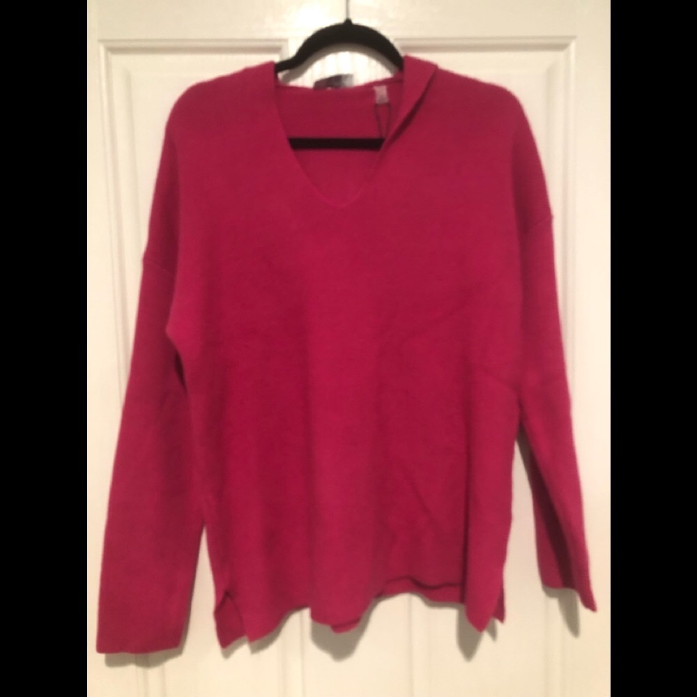 TAHARI “Hooded” Sweater